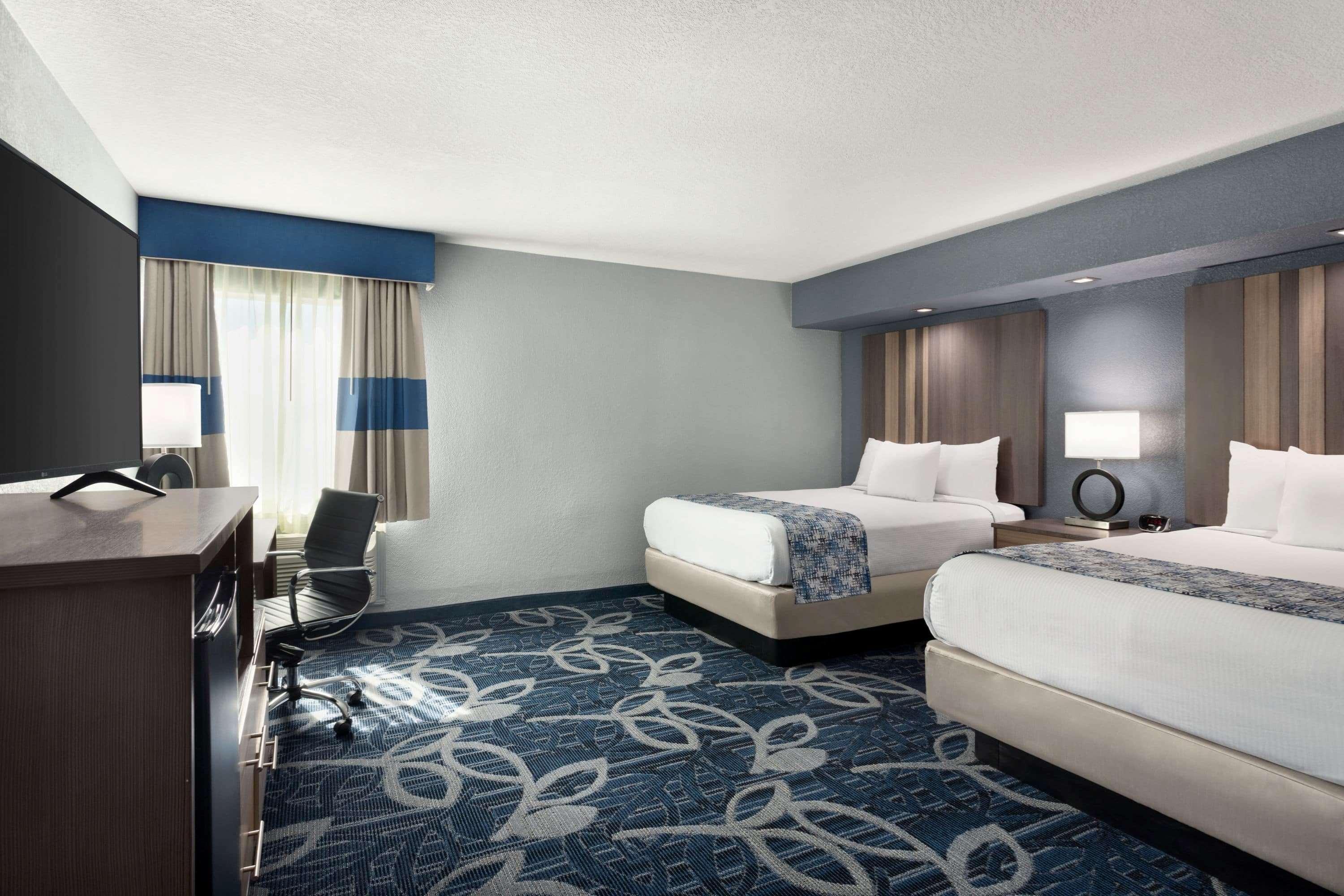Baymont Inn & Suites Shawnee Exteriör bild