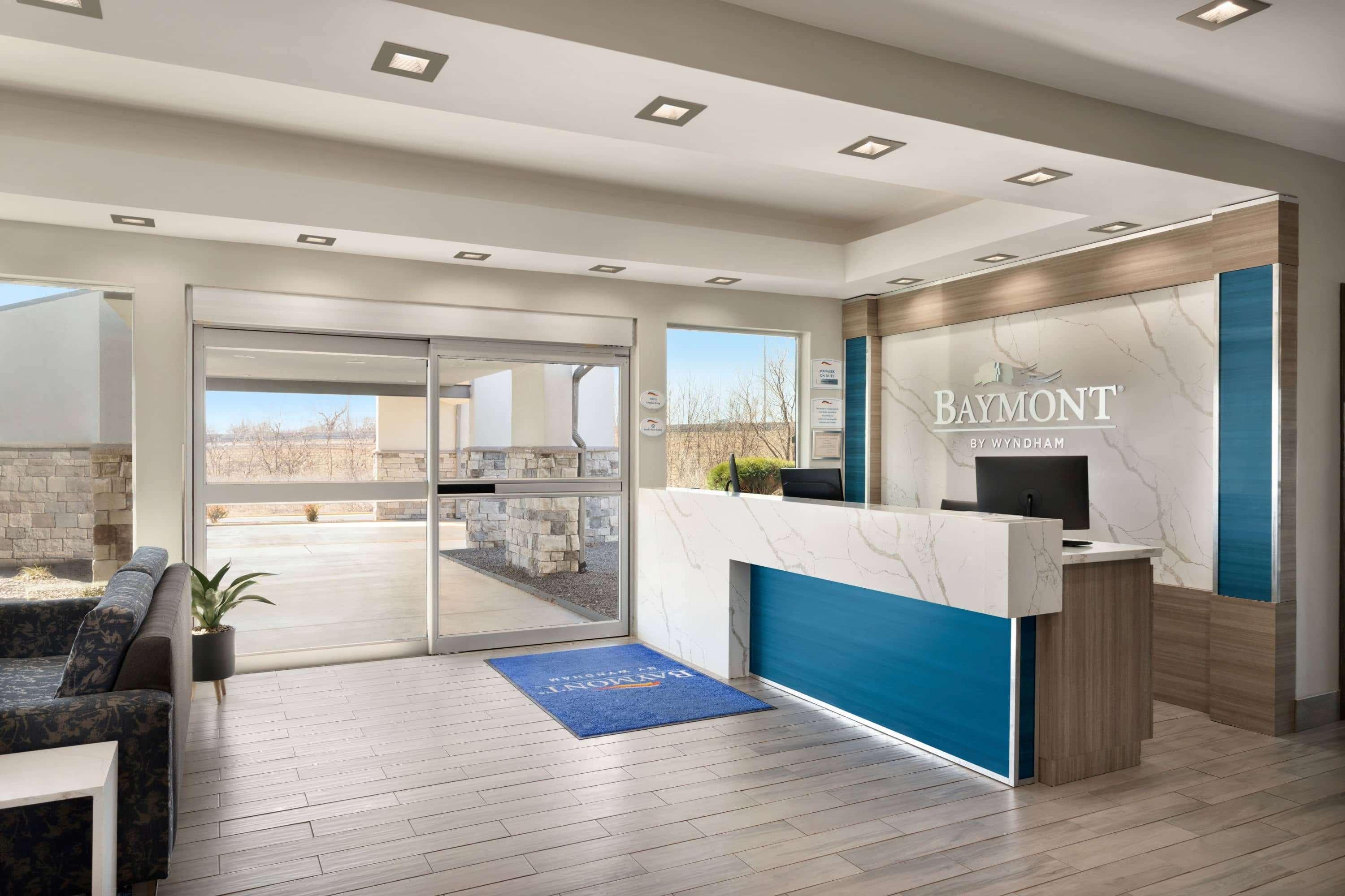 Baymont Inn & Suites Shawnee Exteriör bild