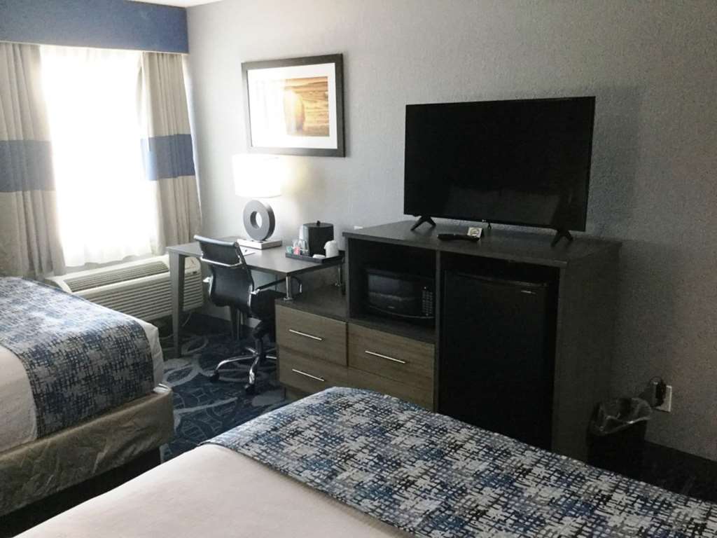 Baymont Inn & Suites Shawnee Rum bild