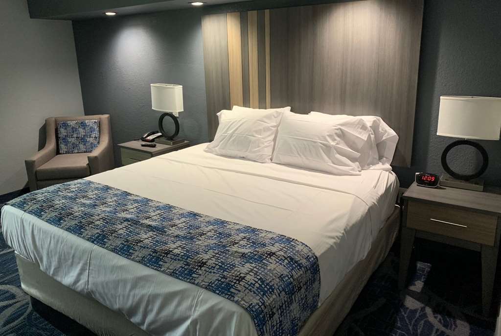 Baymont Inn & Suites Shawnee Rum bild