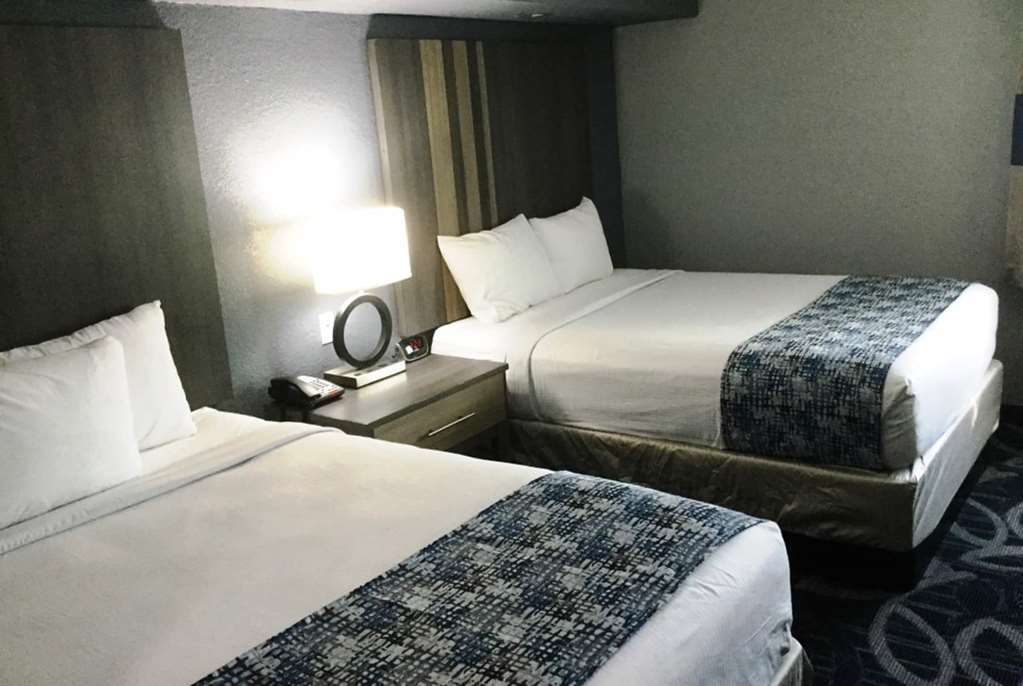 Baymont Inn & Suites Shawnee Rum bild