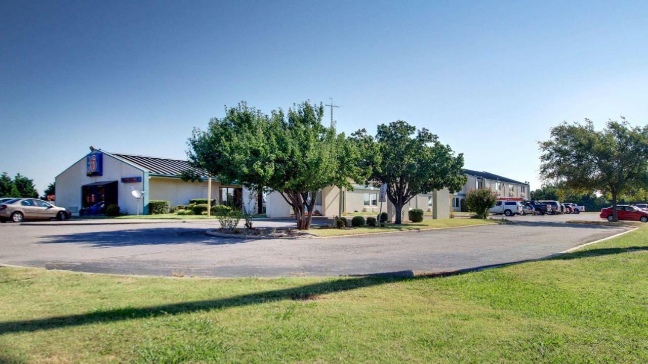 Baymont Inn & Suites Shawnee Exteriör bild